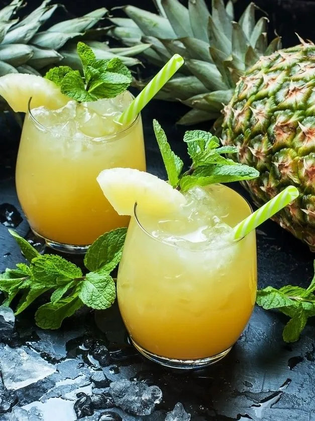 Suco de Abacaxi com Hortelã